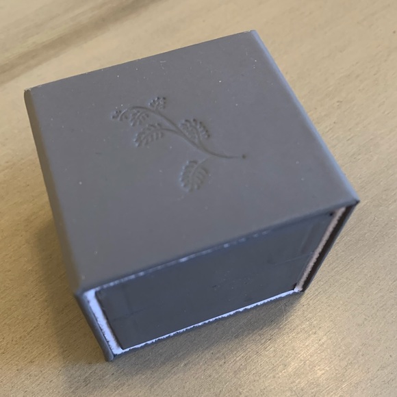 Sarah O Jewelry box, new, grey modern - Picture 3 of 4